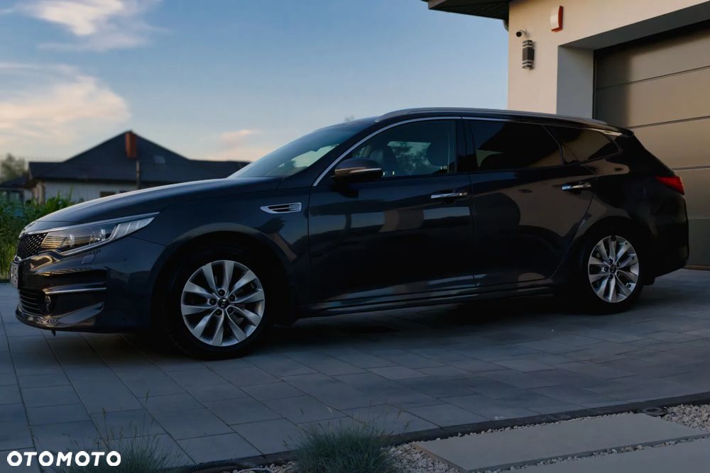Kia Optima 2.0 L - 10