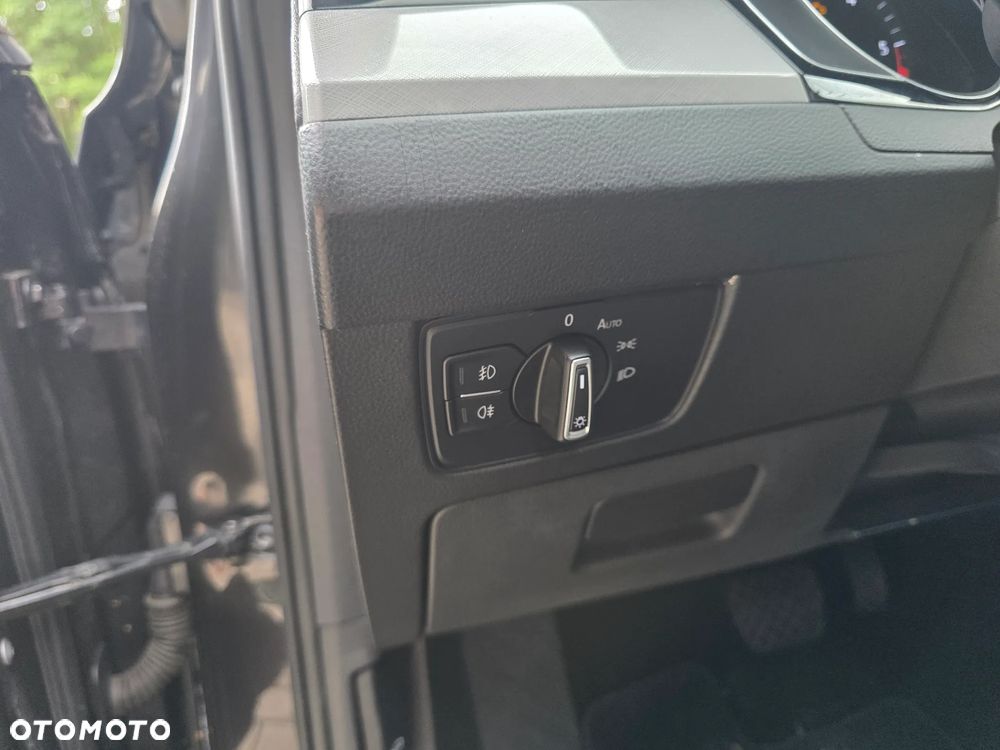 Volkswagen Passat - 13