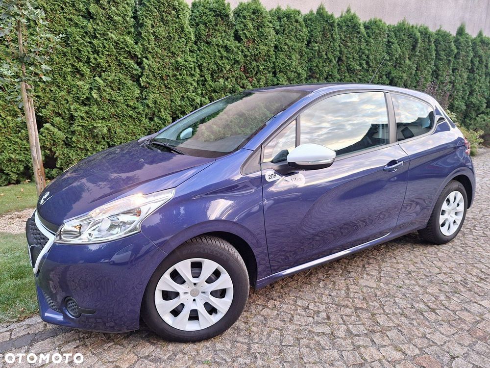 Peugeot 208 - 1