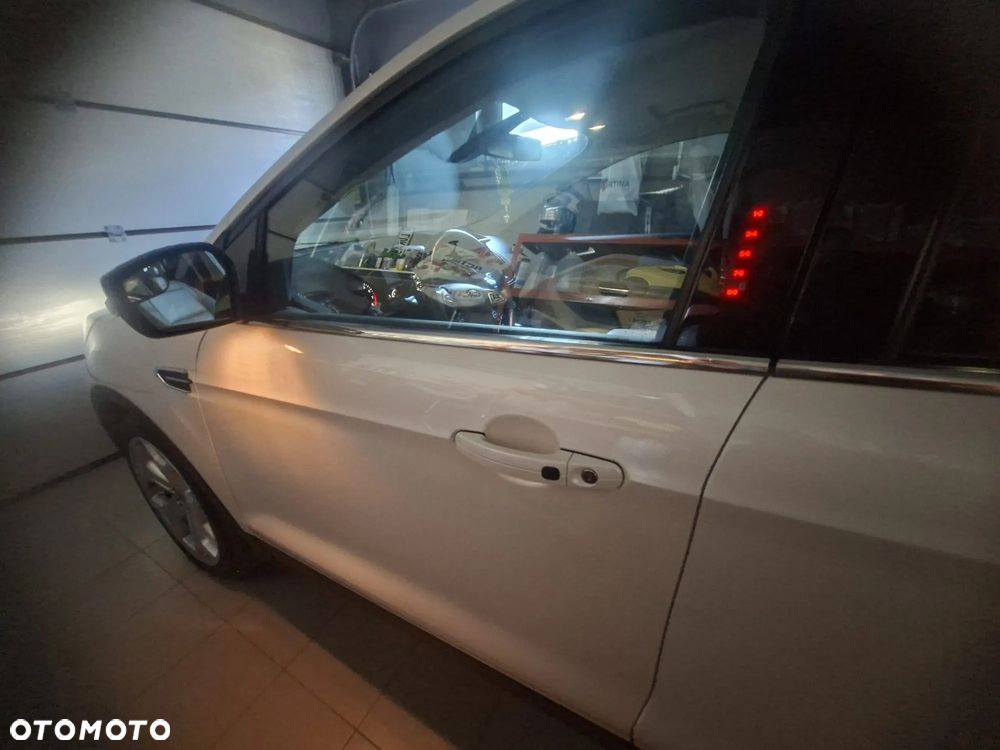 Ford Escape 2.0 EcoBoost AWD Titanium - 25