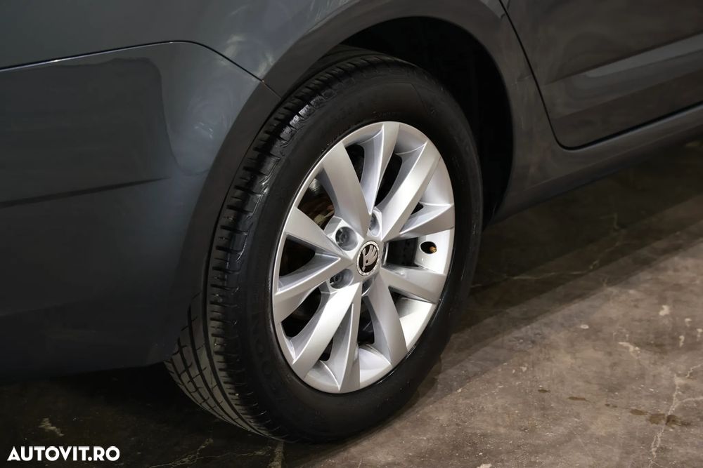 Skoda Octavia 1.6 TDI DSG Ambition - 31