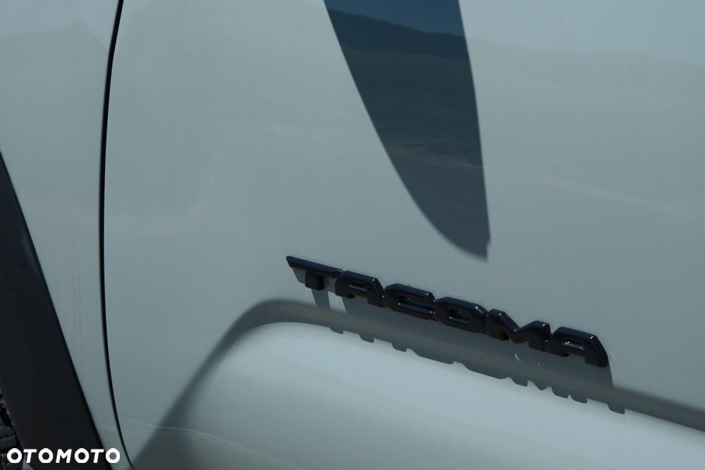 Toyota Tacoma - 9