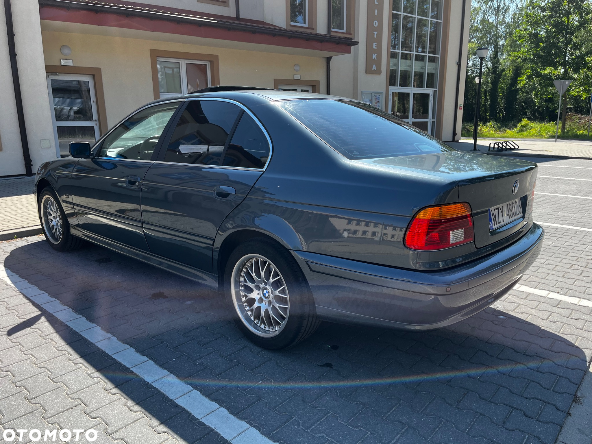 BMW Seria 5 520i - 4