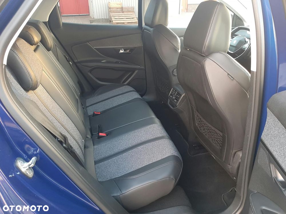 Peugeot 3008 1.2 PureTech Allure S&S - 16