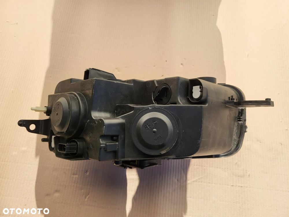 Lampa przednia prawa Citroen C4 Cactus Przed LIFT - 12