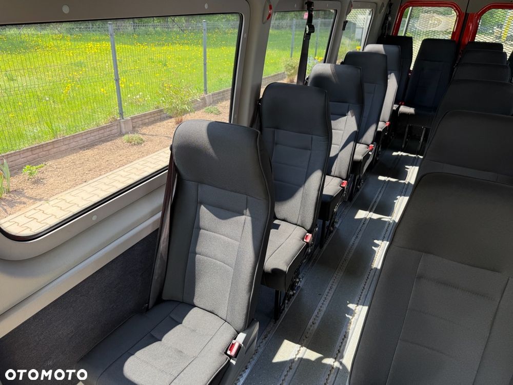 Mercedes-Benz Sprinter 516 - 12