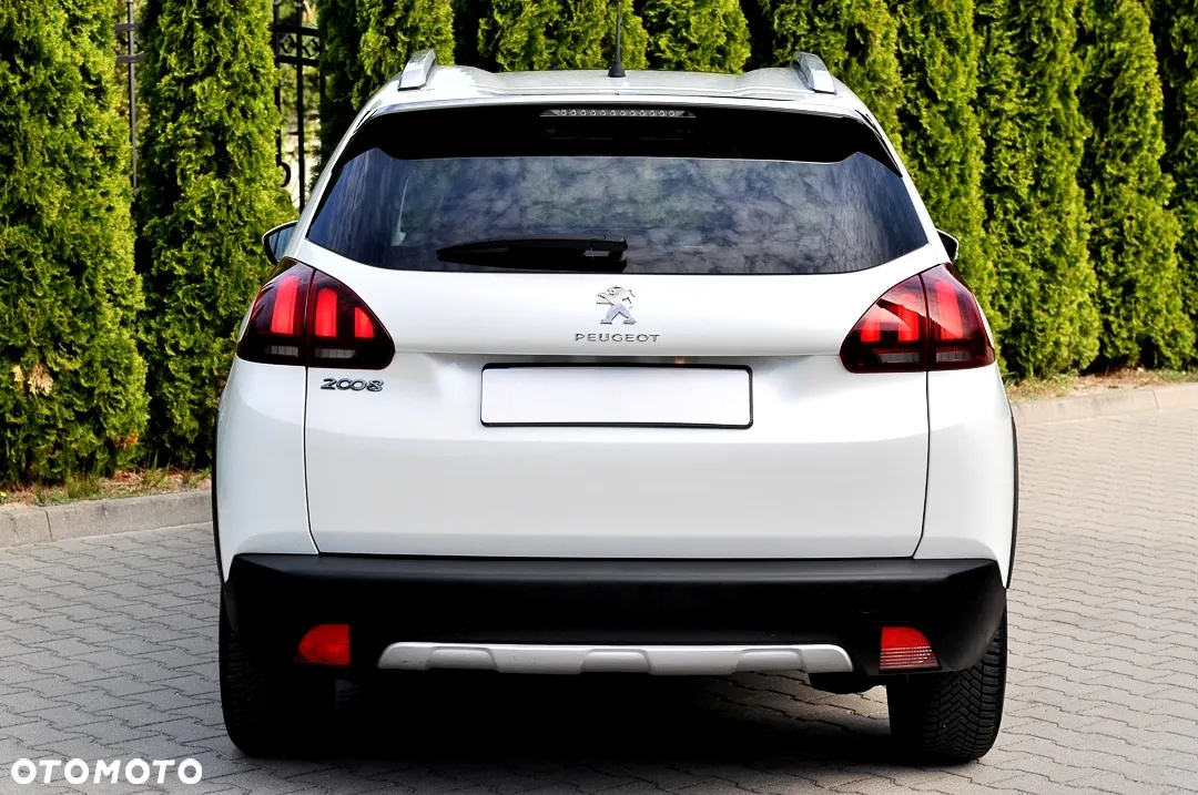 Peugeot 2008 1.2 Pure Tech GPF Allure S&S - 12
