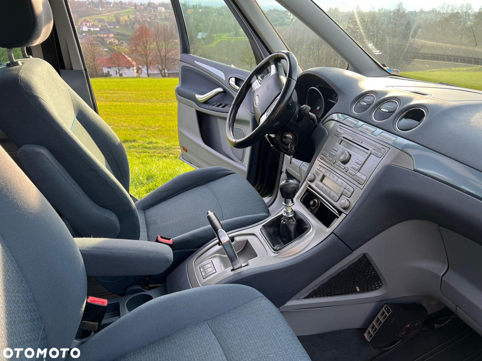 Ford Galaxy - 17