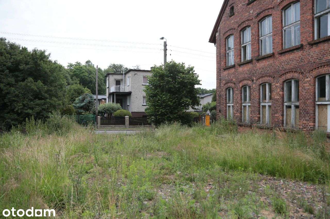 Przestronny budynek-3 kondygnacje,częściowo po remoncie. - Pełny obrazek: 2/6