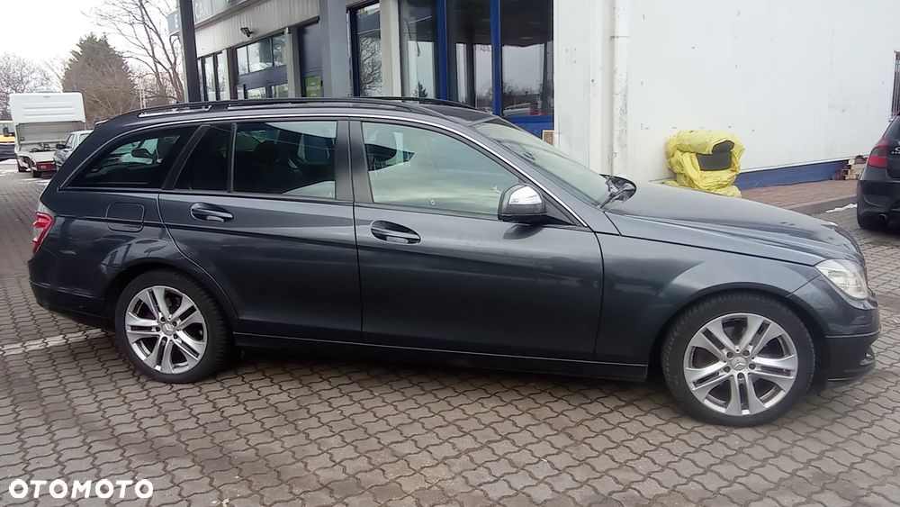 Mercedes-Benz Klasa C 220 CDI DPF Automatik Avantgarde - 25