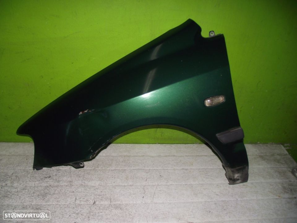 Guarda Lamas Esquerdo Mitsubishi Space Star - 1999 / 2000 - GL748 - 1