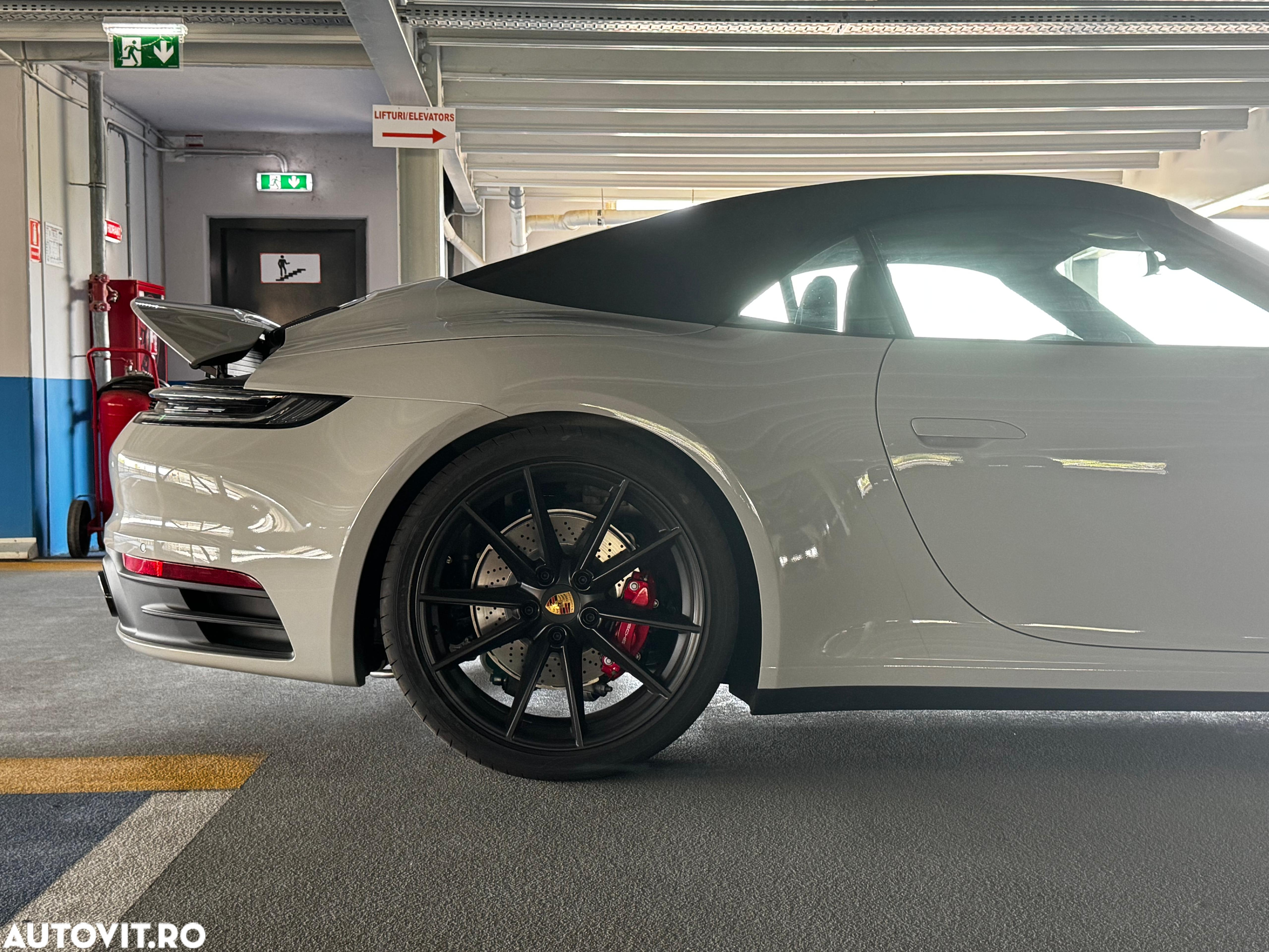 Porsche 911 Carrera 4S Cabriolet PDK - 8