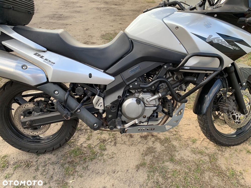 Suzuki V-STROM - 10