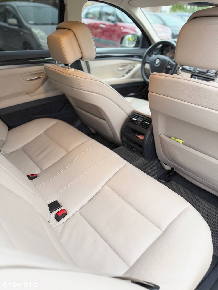 BMW Seria 5 520d - 13