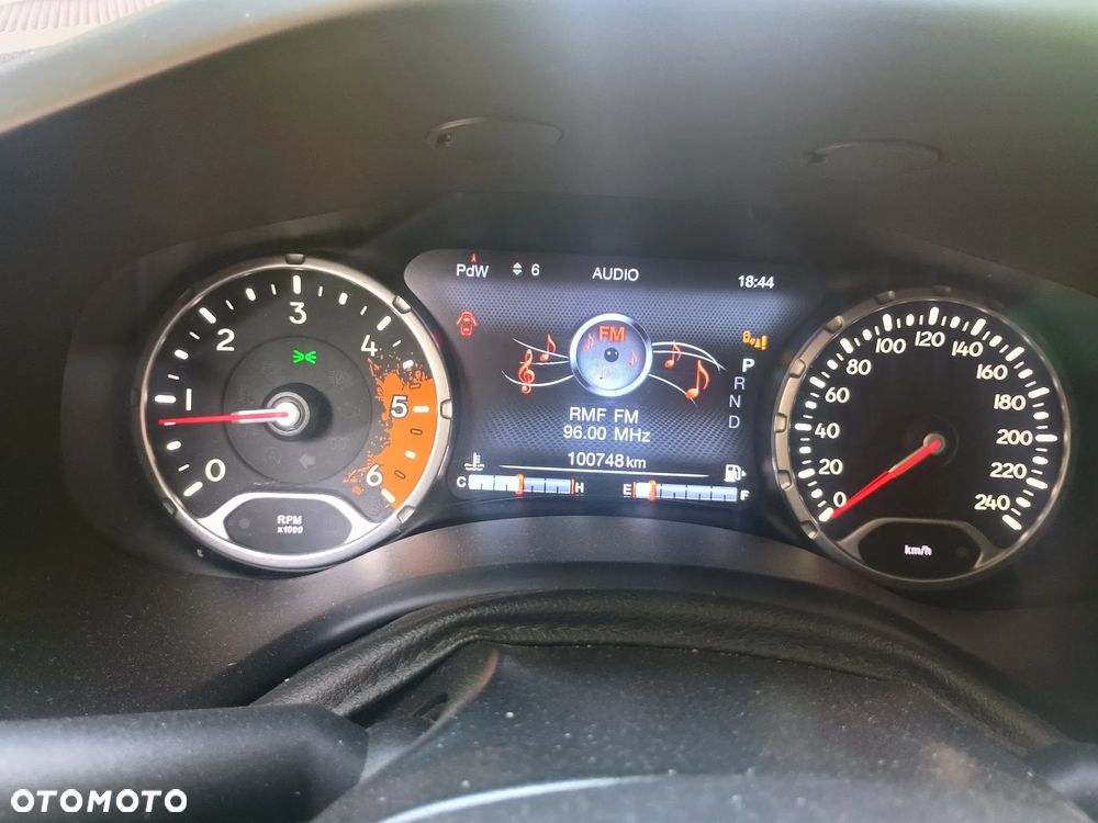 Jeep Renegade - 12