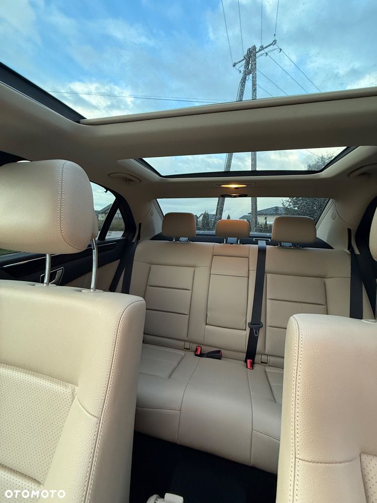 Mercedes-Benz Klasa E 250 T CDI DPF BlueEFFICIENCY 7G-TRONIC Avantgarde - 17