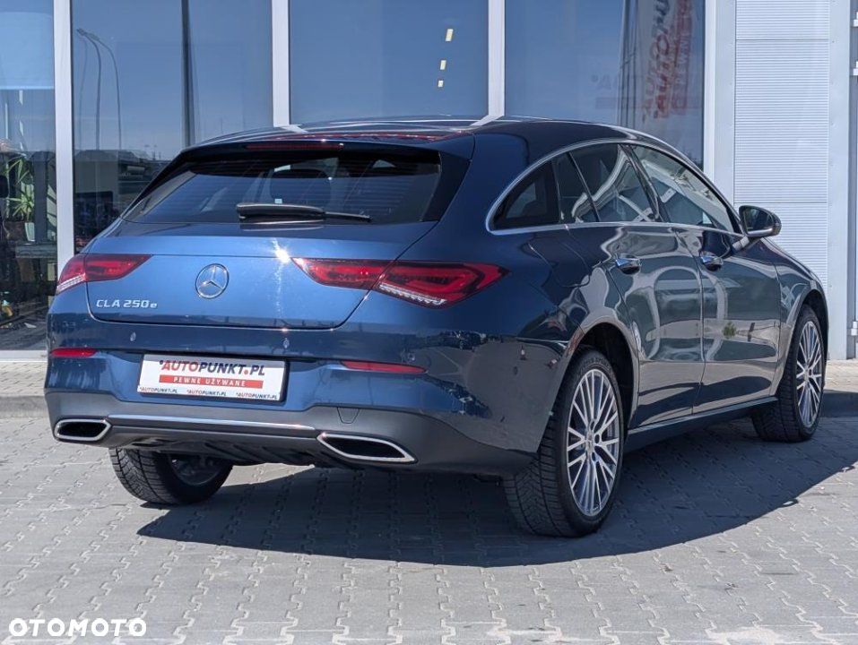 Mercedes-Benz CLA - 4