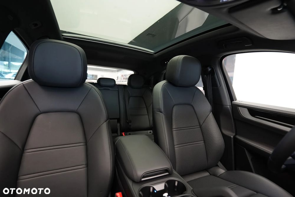Porsche Cayenne Coupe - 13