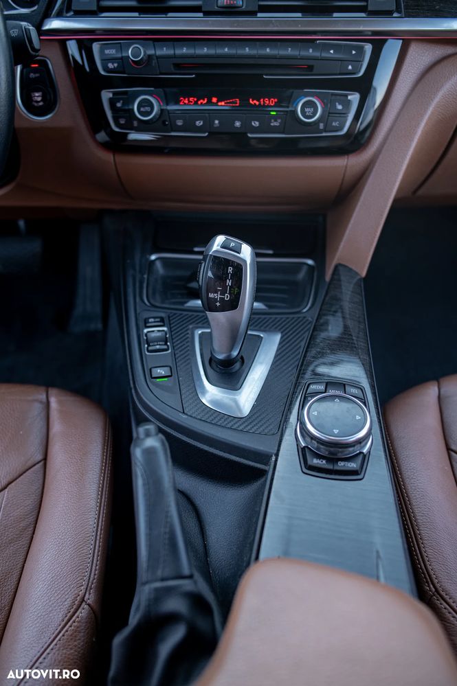 BMW Seria 3 320d Aut. - 24