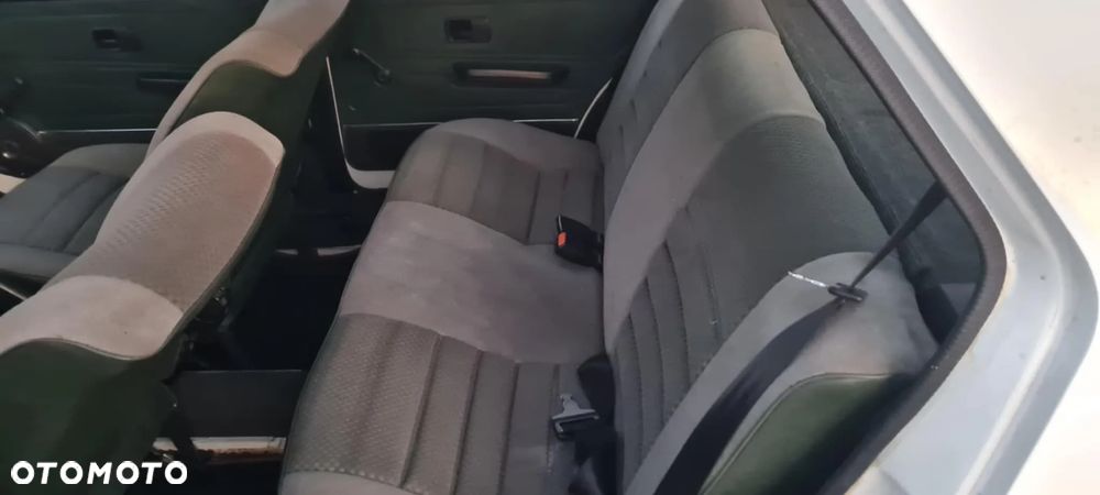 Volkswagen Golf 1.1 - 40