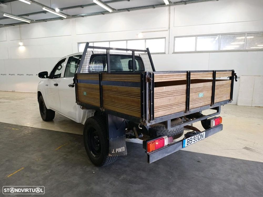 Toyota HILUX 2.4 D-4D 4WD CD - 2
