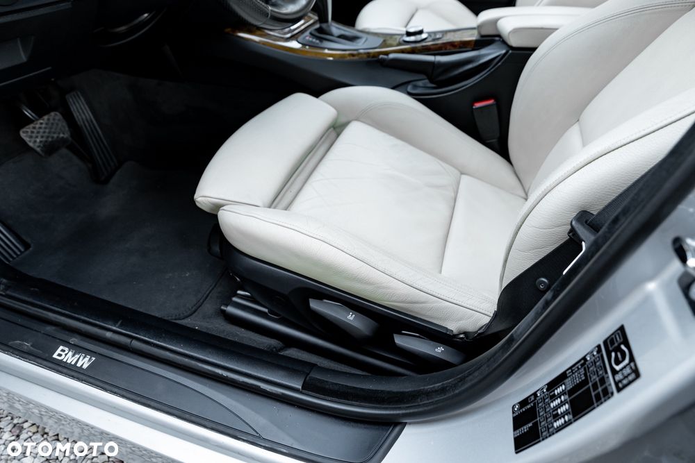BMW Seria 3 330xi - 18