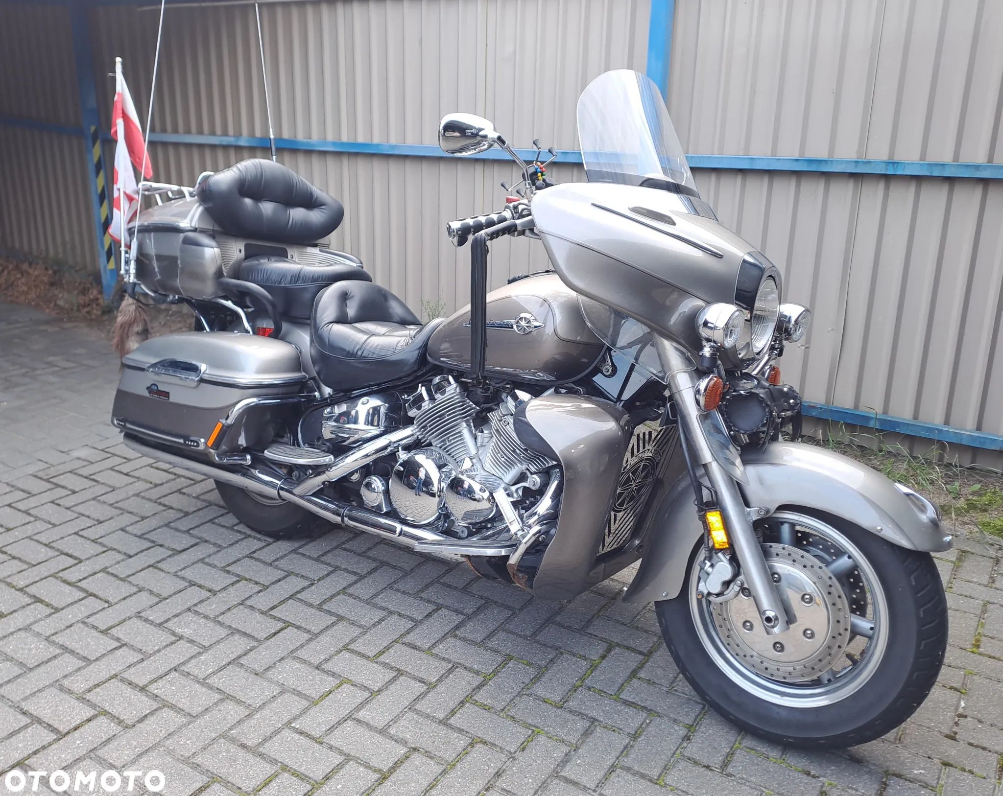 Yamaha Venture - 1