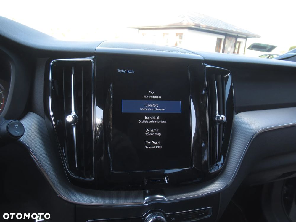 Volvo XC 60 T4 R-Design - 27