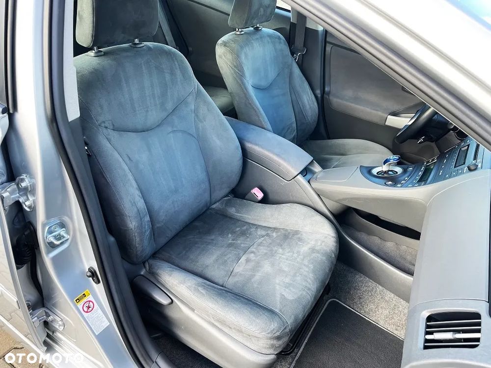 Toyota Prius 1.8 HSD Life - 16