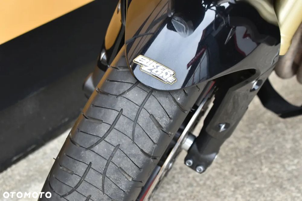 Triumph Street Triple - 24