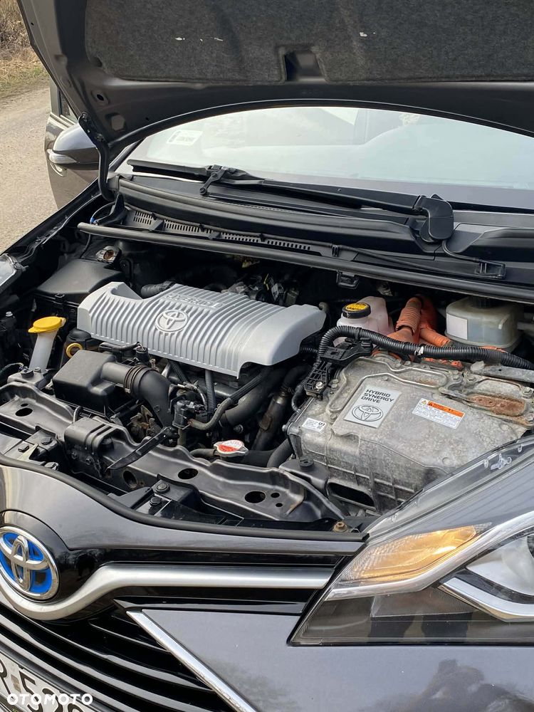 Toyota Yaris Hybrid 100 Life - 12