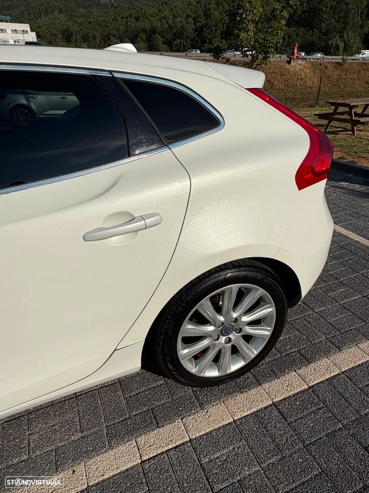 Volvo V40 D2 - 10