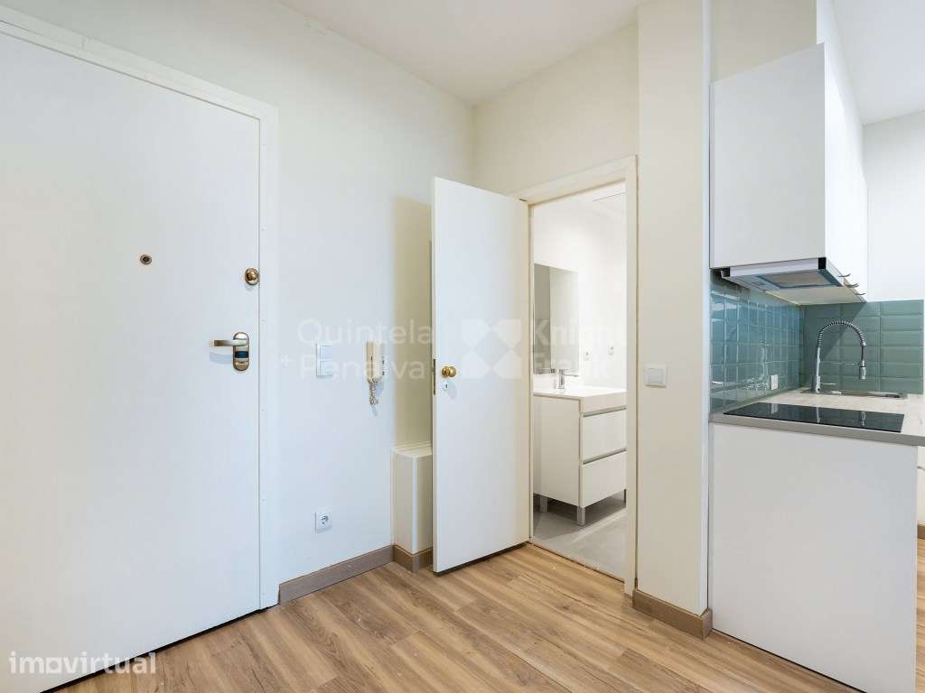 Apartamento T0 reabilitado no centro de Matosinhos - Grande imagem: 3/25