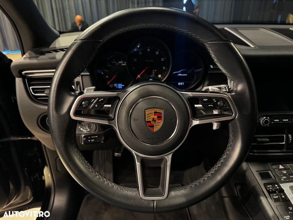 Porsche Macan - 29