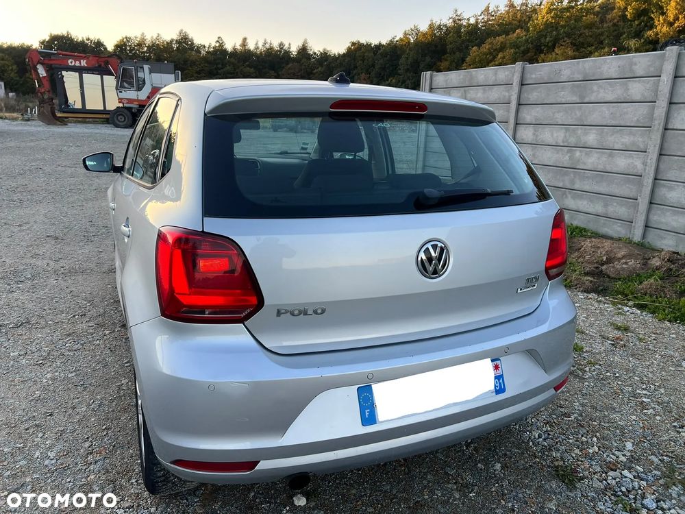 Volkswagen Polo 2015 photo 2