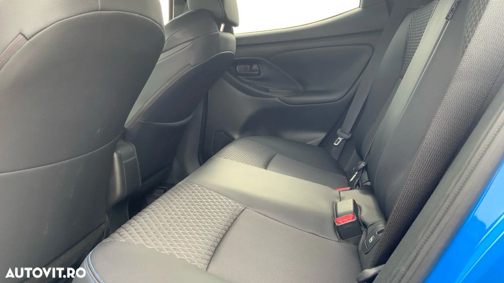 Toyota Yaris 1.5 130 CP HEV Premiere Edition - 11