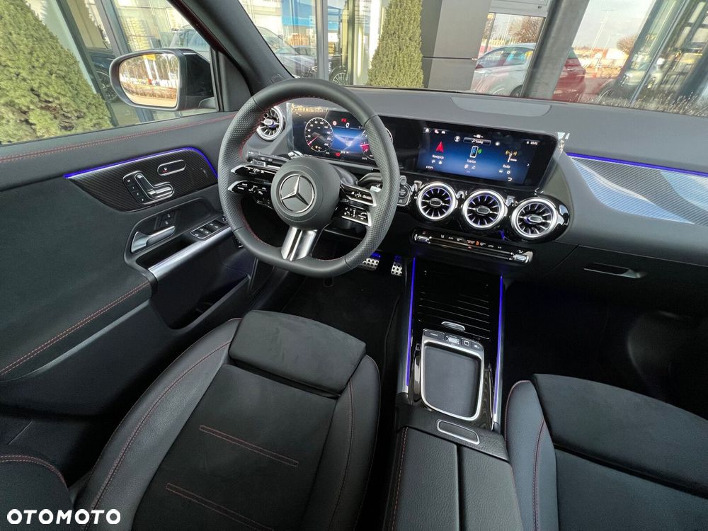 Mercedes-Benz GLA 200 AMG Line - 12