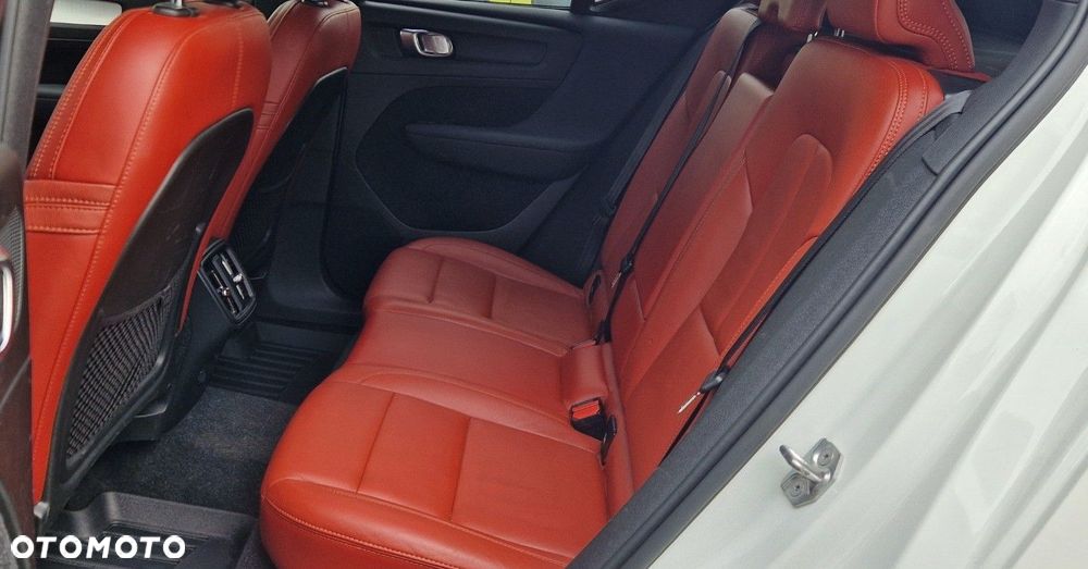 Volvo XC 40 - 32