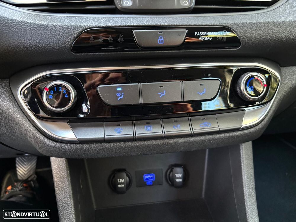 Hyundai i30 1.6 CRDI STyle Plus - 26