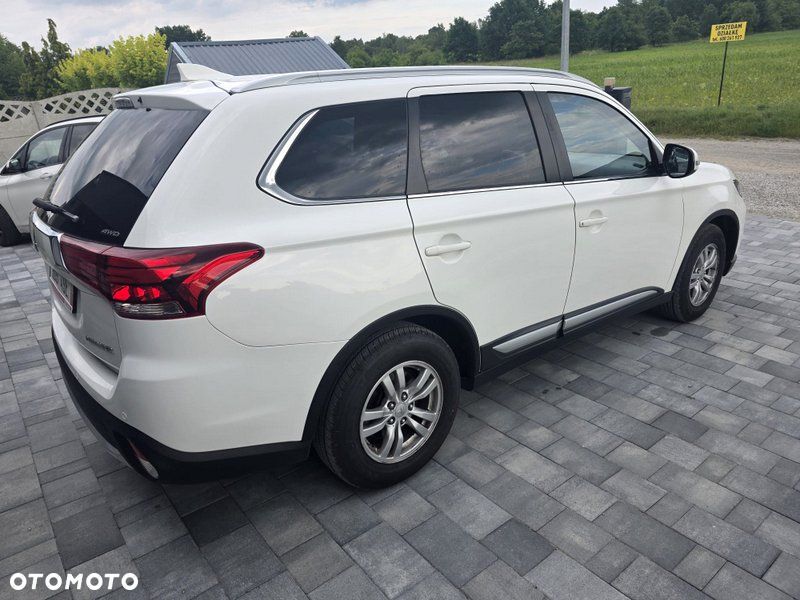Mitsubishi Outlander 2.0 Intense + Navi 4WD CVT - 15