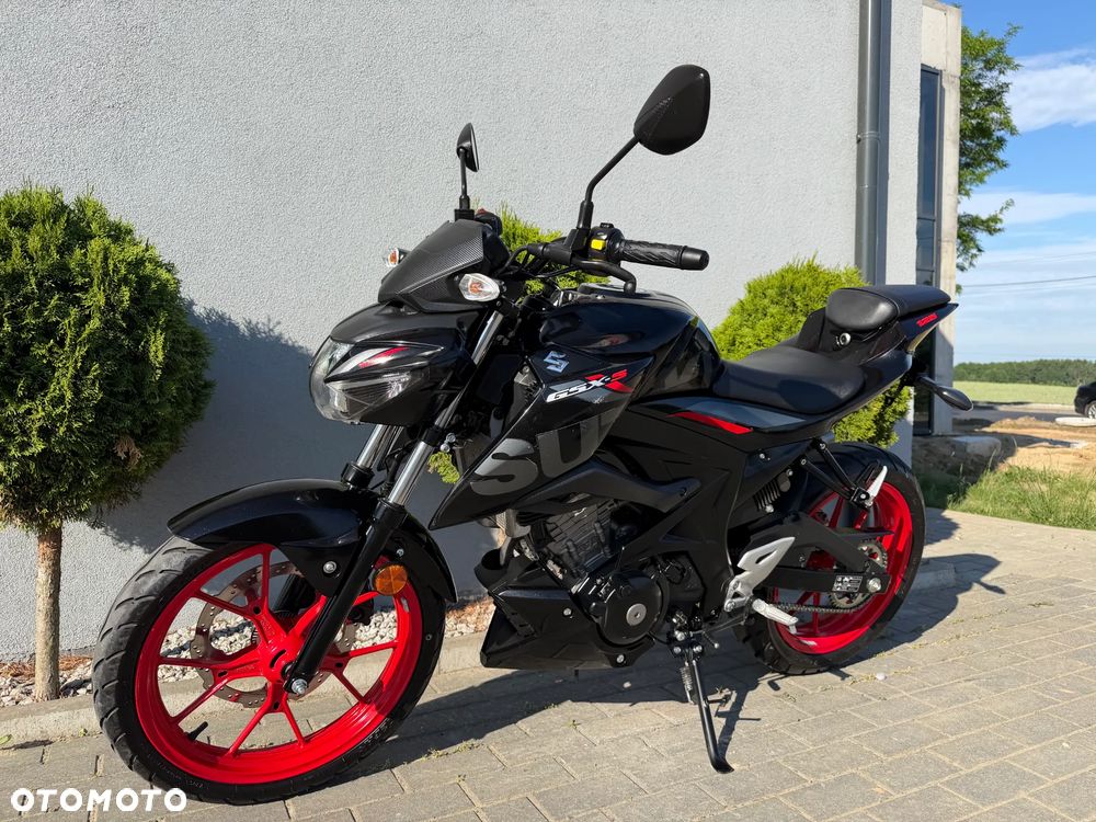 Suzuki GSX - 8