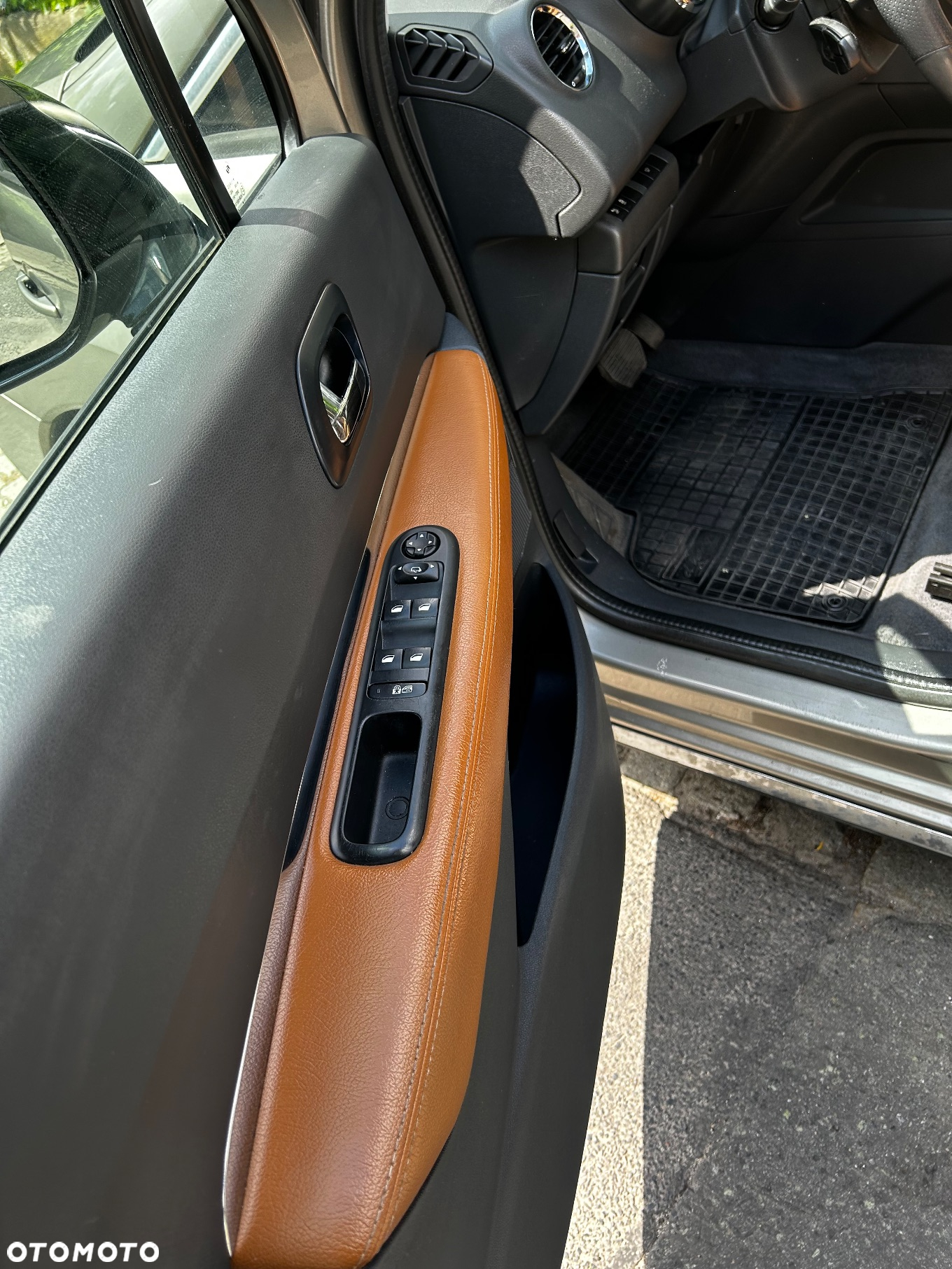 Peugeot 3008 2.0 HDi HYbrid4 - 11