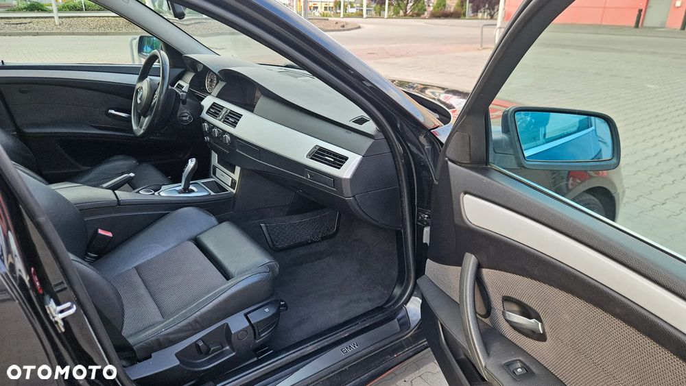 BMW Seria 5 525xi Edition Sport - 29