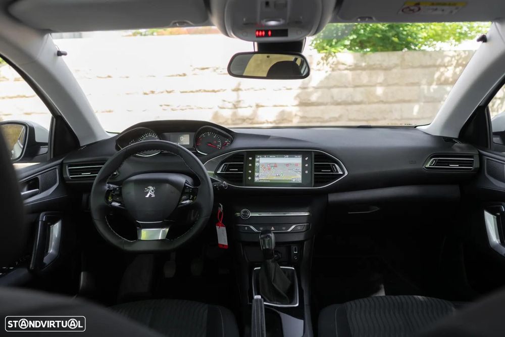 Peugeot 308 - 8