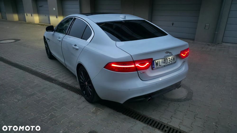 Jaguar XE S - 15