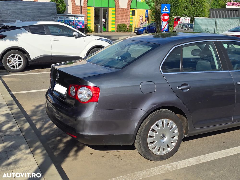 Volkswagen Jetta - 3