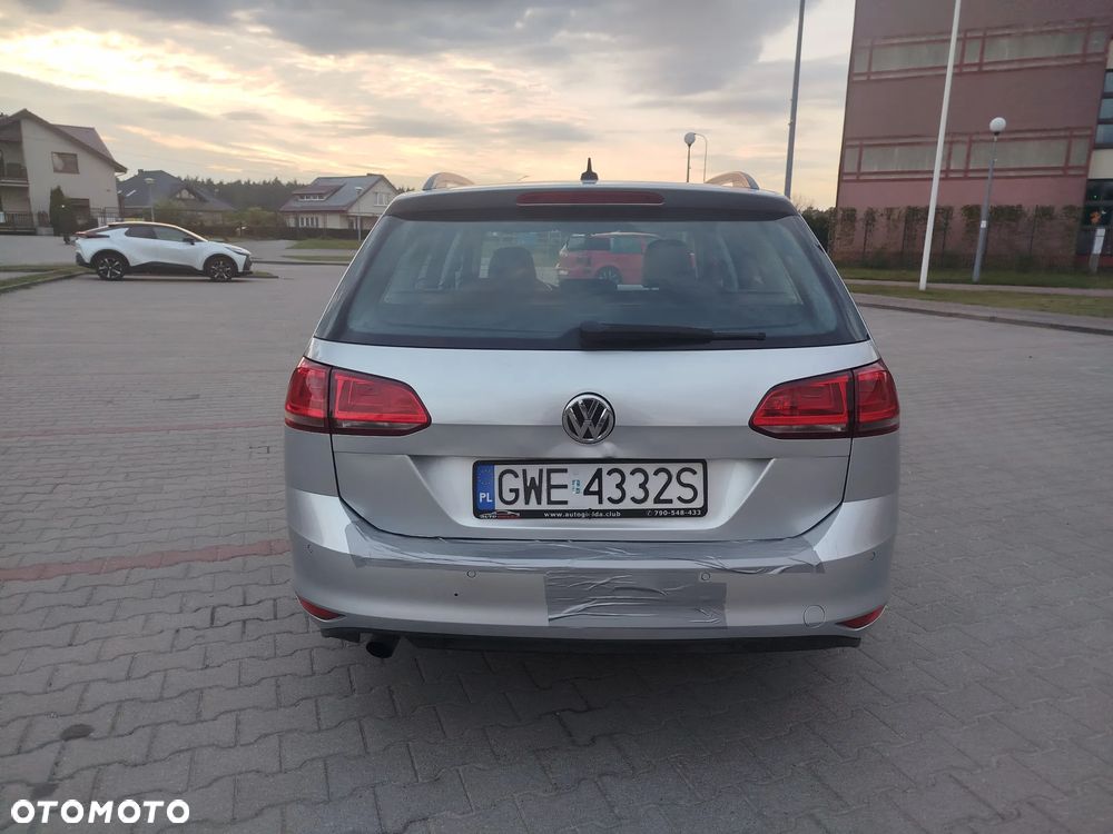 Volkswagen Golf - 23