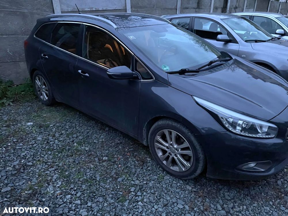 Kia Ceed 1.6 CRDi 128 ISG SW Dream Team Edition - 3