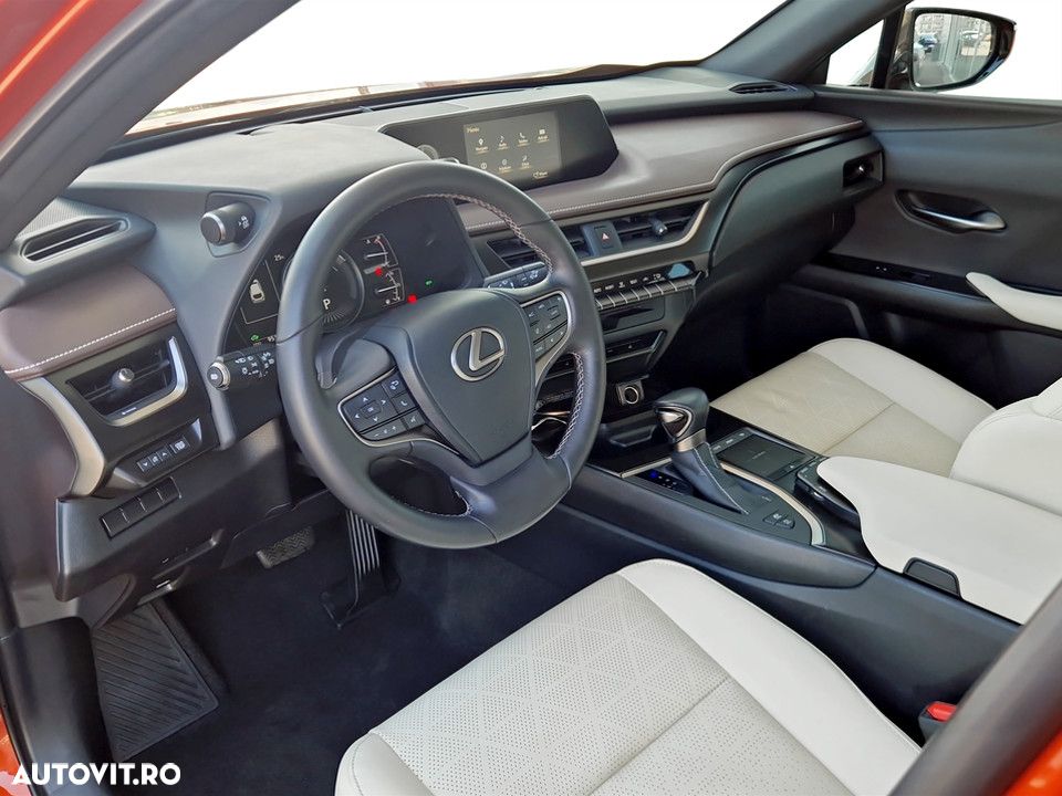 Lexus UX - 18