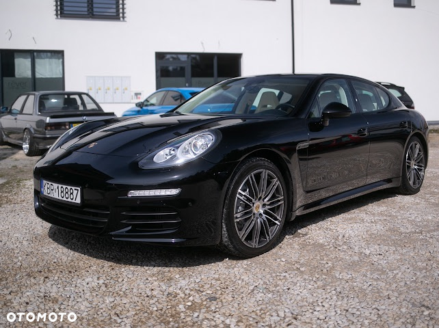 Porsche Panamera S - 4